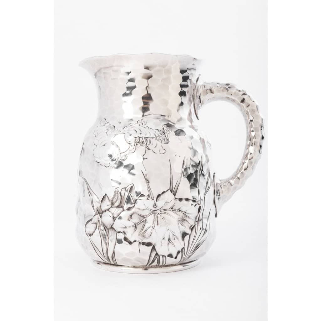 Goldsmith JE CALDWELL – Hammered solid silver pitcher 3th century XNUMX