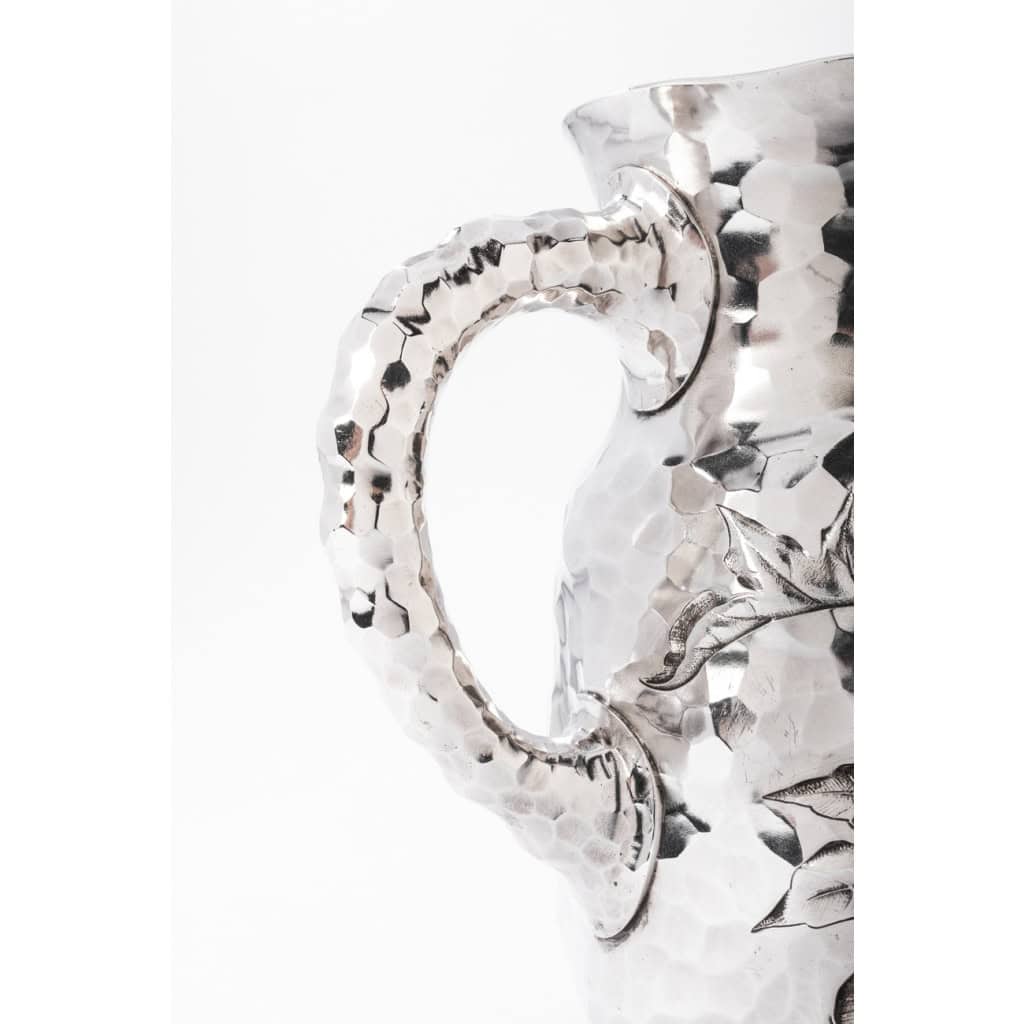 Goldsmith JE CALDWELL – Hammered solid silver pitcher 20th century XNUMX