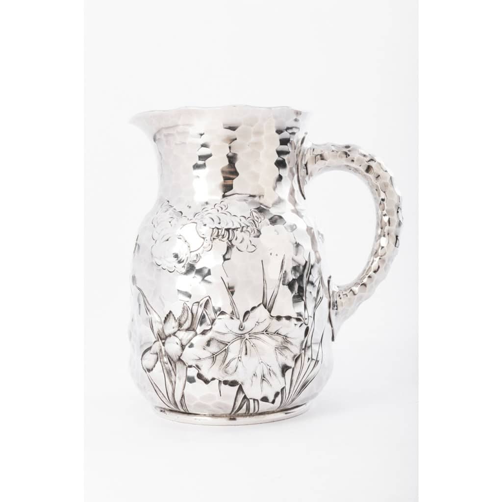 Goldsmith JE CALDWELL – Hammered solid silver pitcher 5th century XNUMX