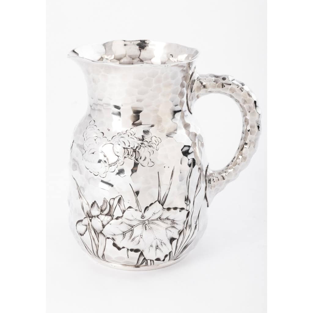Goldsmith JE CALDWELL – Hammered solid silver pitcher 6th century XNUMX