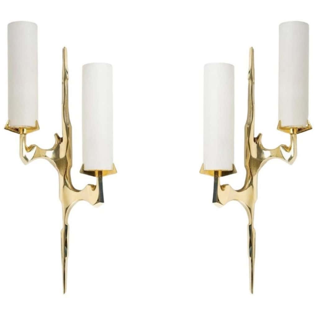 1950 Paire d’appliques en bronze et opaline de la Maison Arlus. 3