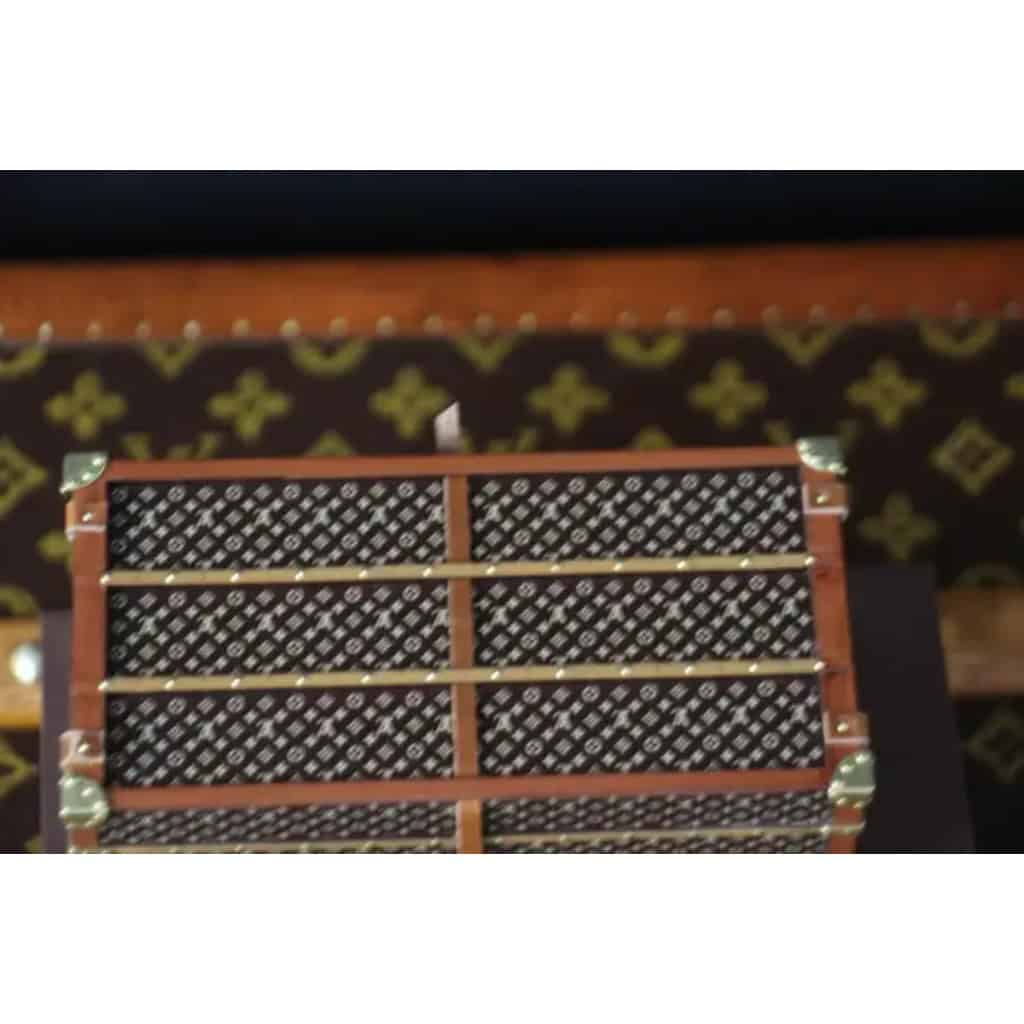 Miniature de malle Louis Vuitton, presse-papier Louis Vuitton, malle Vuitton Miss France 13