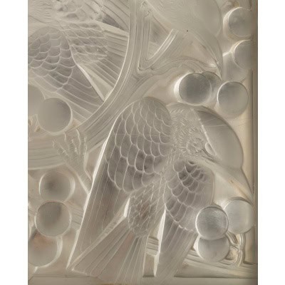RENE LALIQUE PANNEAU DECORATIF ‘MERLES ET RAISINS’, MODELE CREE en 1928