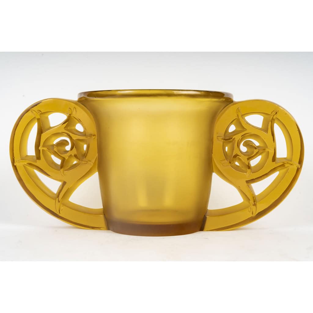 René Lalique -1926 Vase « Pierrefonds » teinté jaune ambre 6