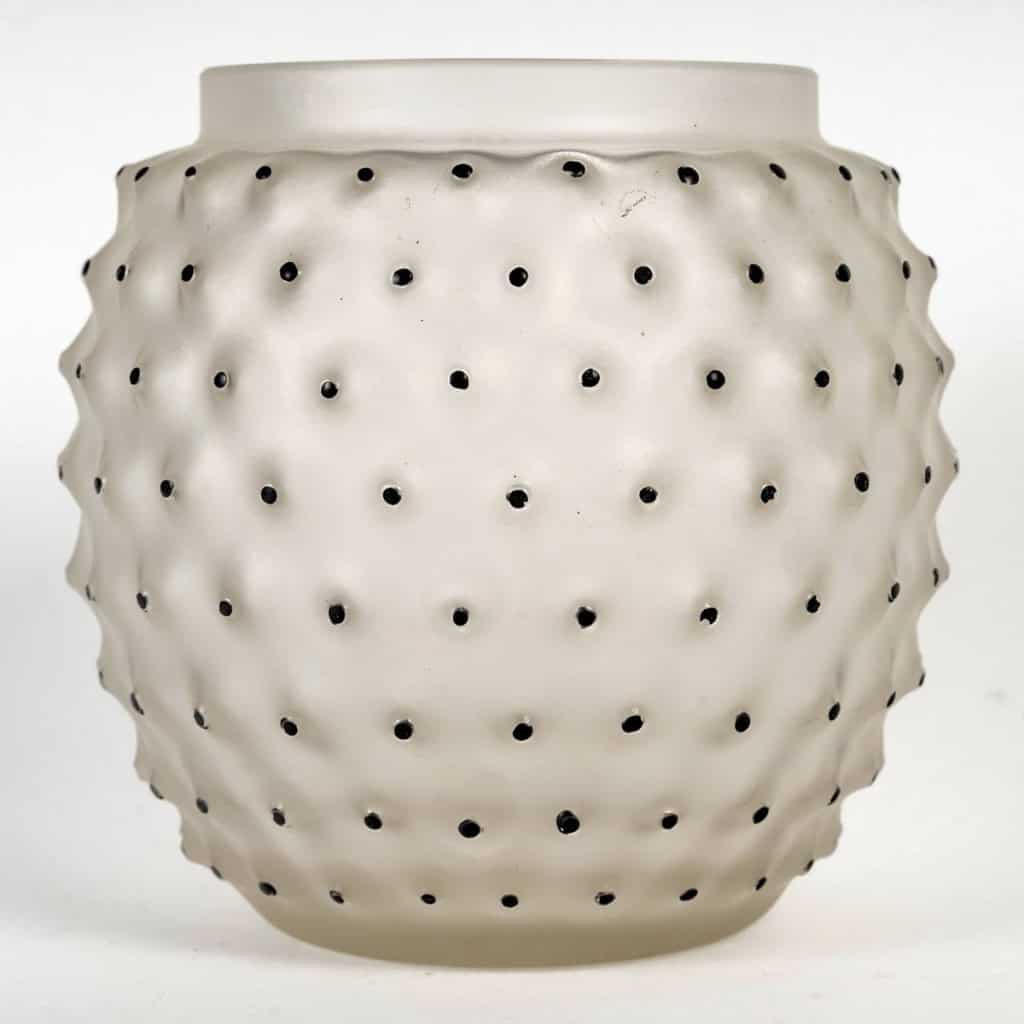 1933 René Lalique – Vase Cactus Verre Blanc Emaillé Noir 4