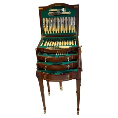 Meuble ménagère a couverts