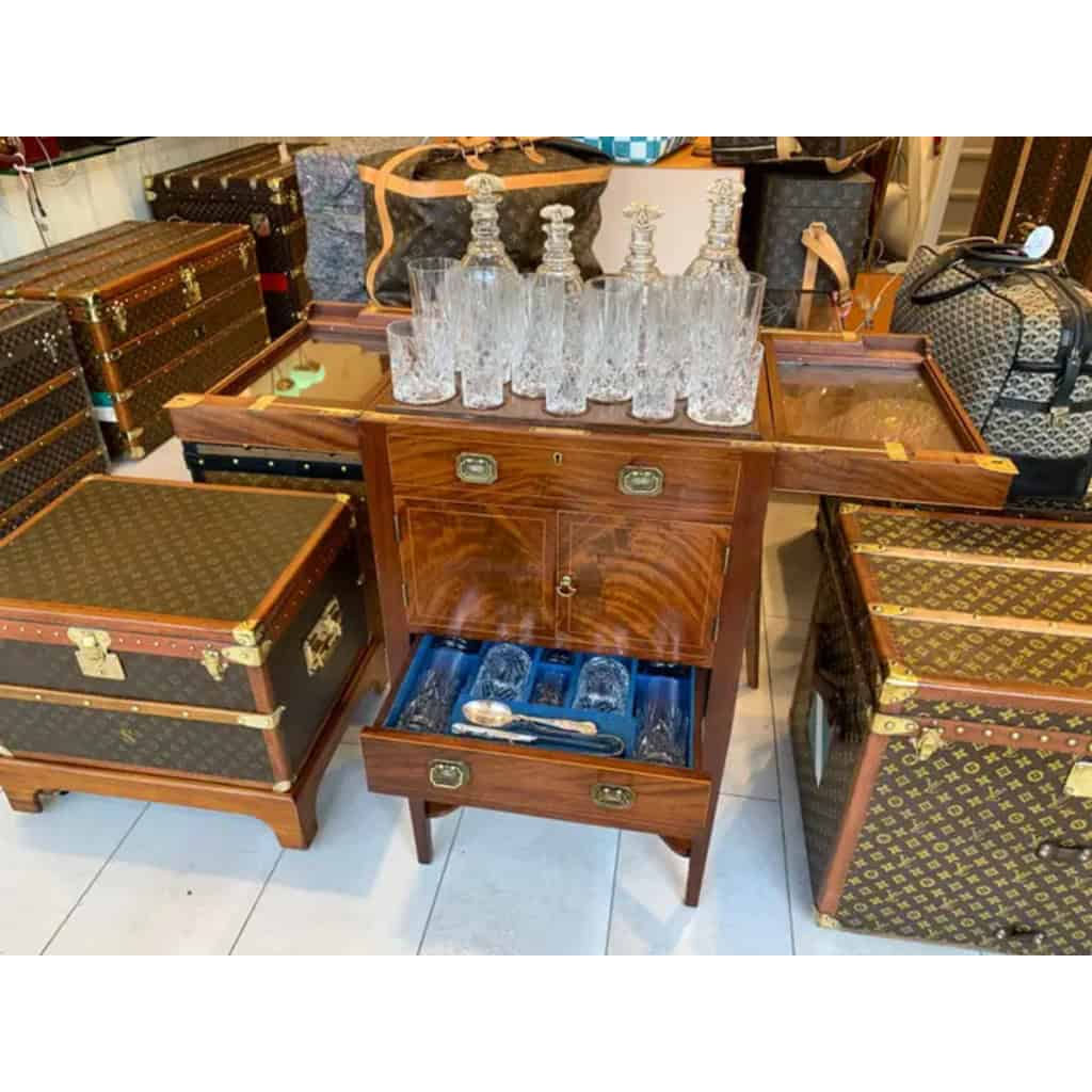Apartment bar, mechanism bar 20