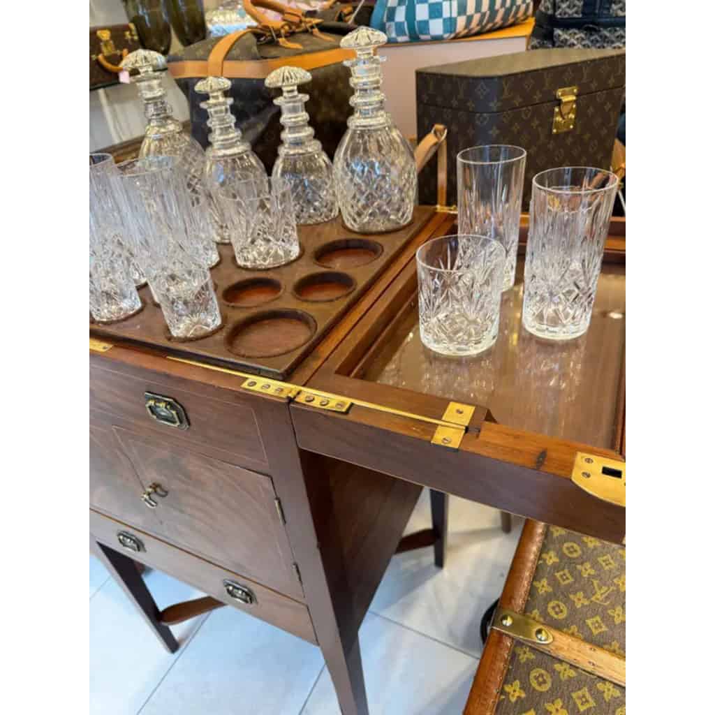 Apartment bar, mechanism bar 22