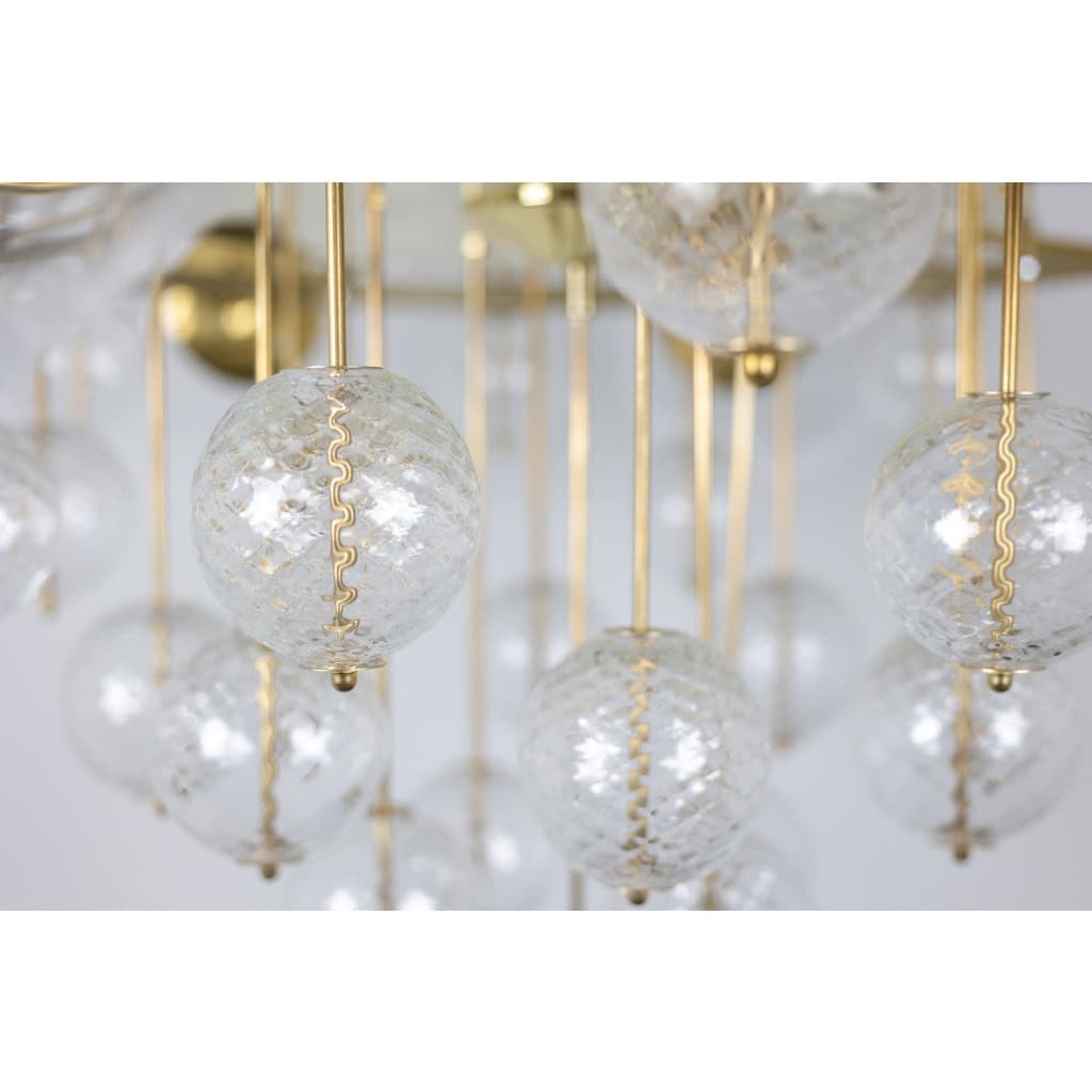 Grand lustre en laiton doré et boules décoratives. Années 1970. LS62621809P 6