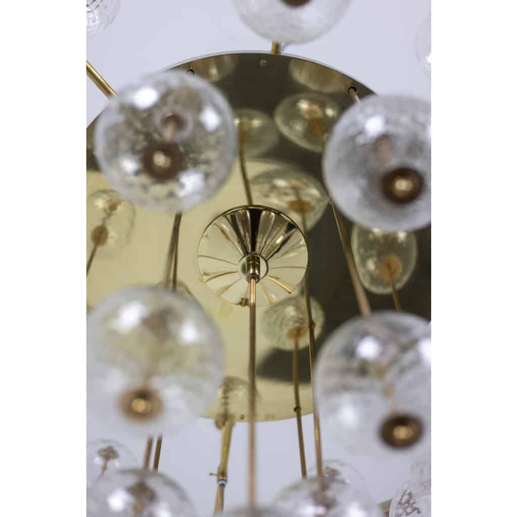 Grand lustre en laiton doré et boules décoratives. Années 1970. LS62621809P 9