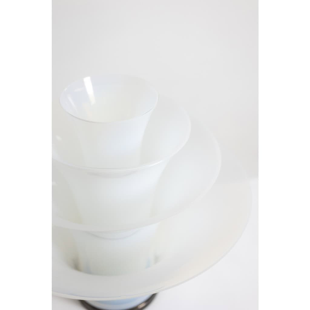 Lampe « pétales » en verre opalescent blanc et bleuté. 21e siècle.LS6409759B 6