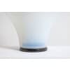 Lampe « pétales » en verre opalescent blanc et bleuté. 21e siècle.LS6409759B 18
