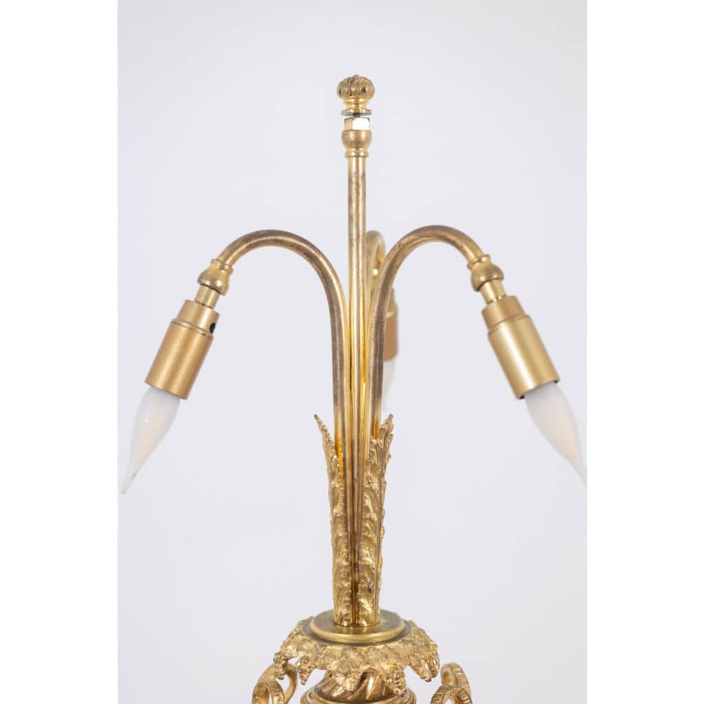 Paire de lampes en porcelaine à décor de satyres en bronze. Circa 1880. LS62101239P 5