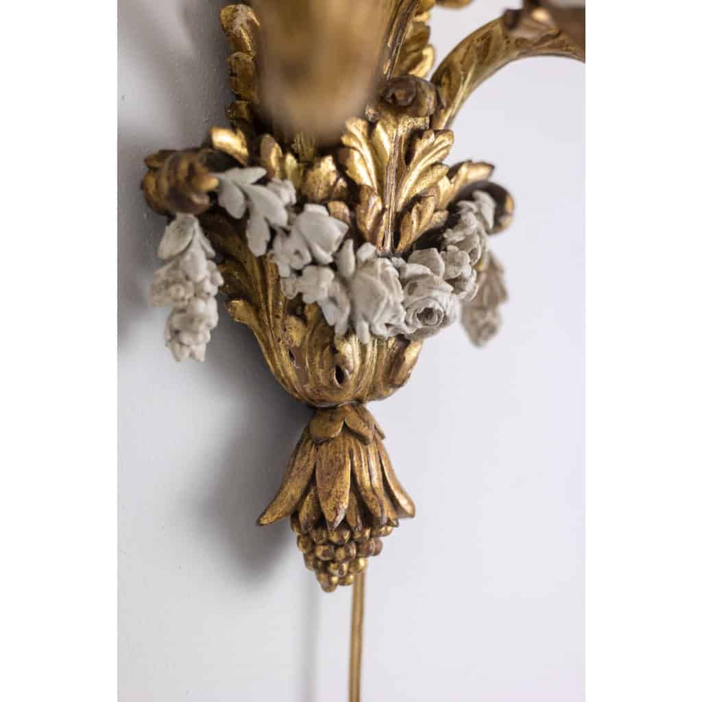 Paire d’appliques de style Louis XVI en bois doré et laqué. Circa 1900.LS5266457U 11