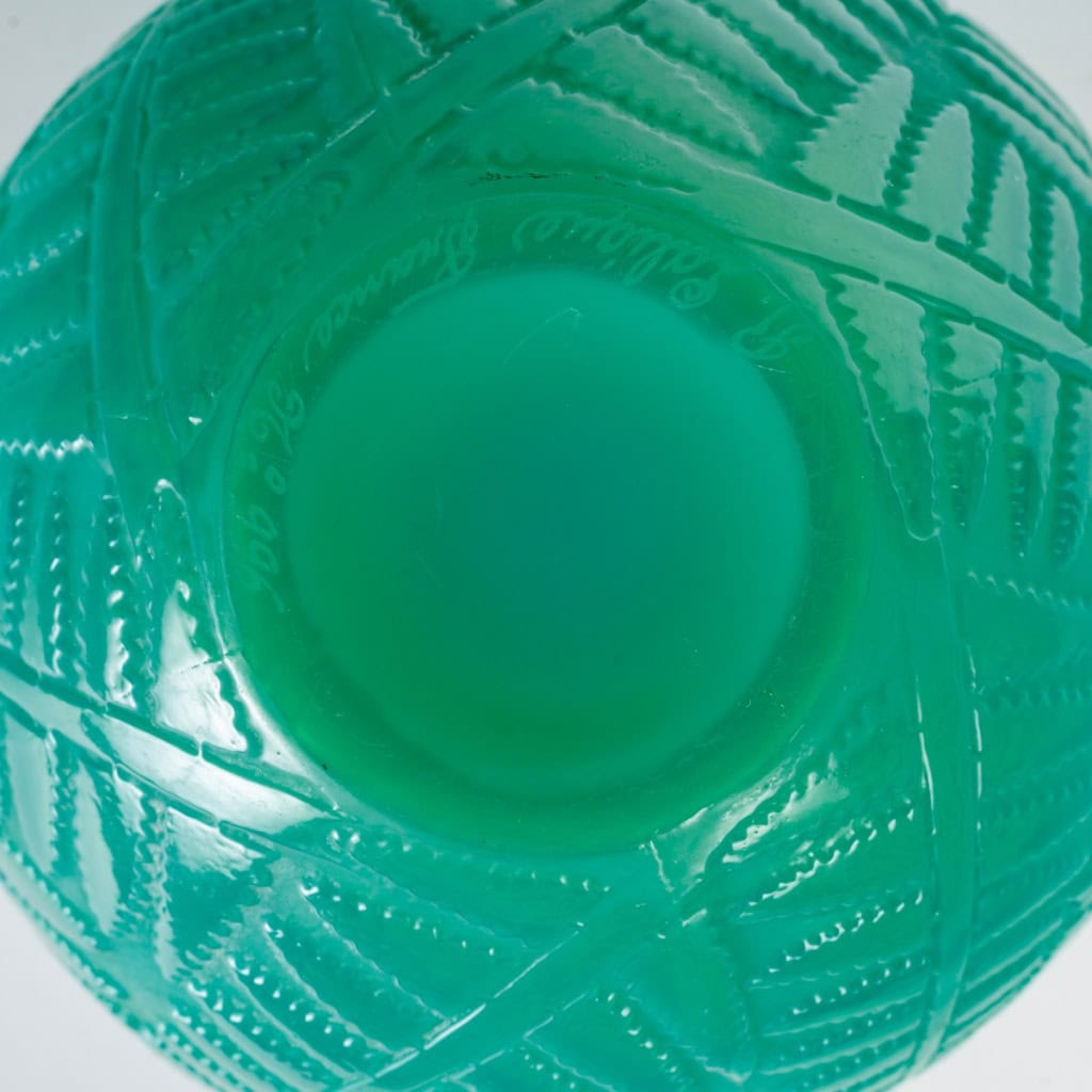1926 René Lalique – Vase Espalion Verre Vert Jade 7