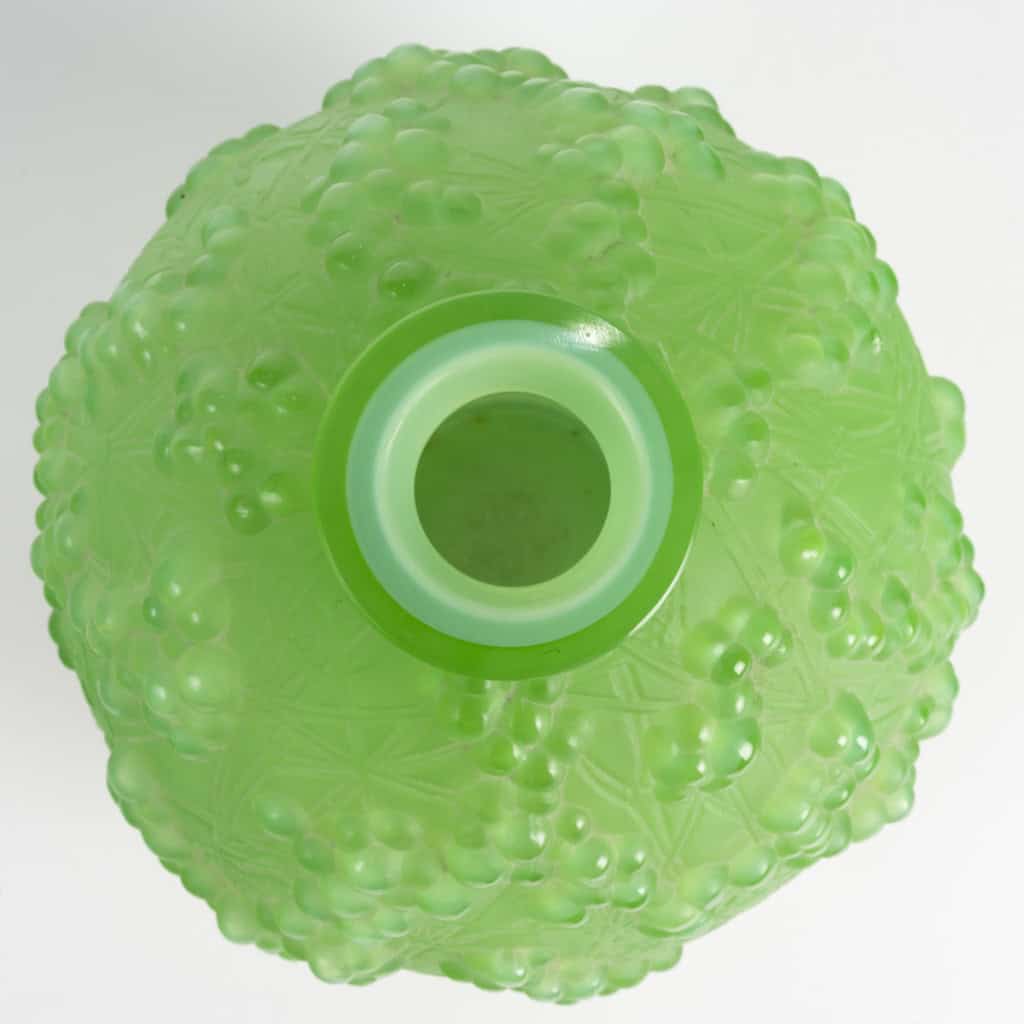 1924 René Lalique – Vase Druide Verre Vert Jade Peppermint 6