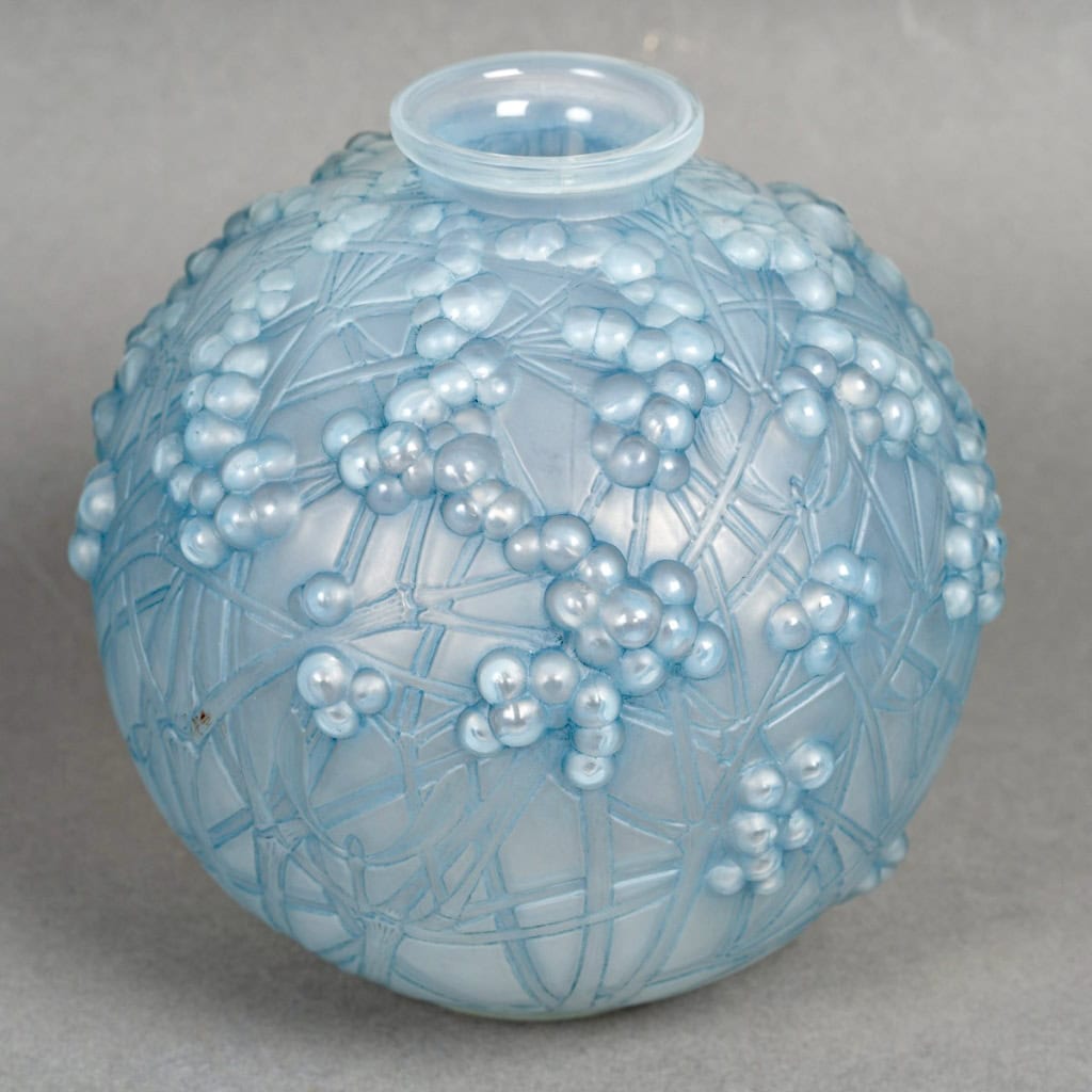 1924 René Lalique – Vase Druide Verre Opalescent Patiné Bleu 4