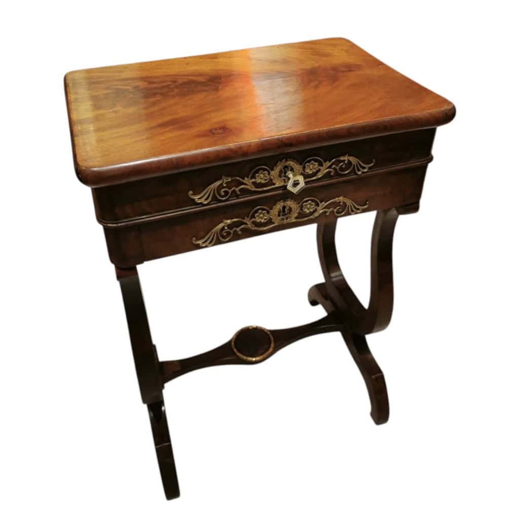 19th century Empire style mahogany dressing table. 3