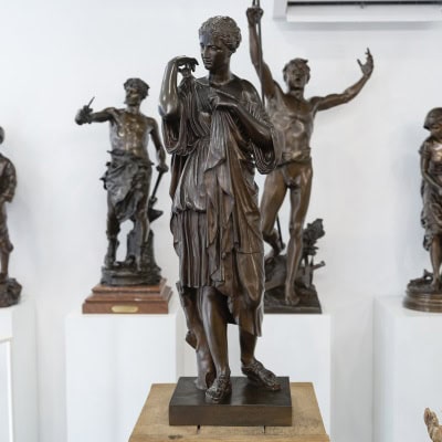 Sculpture – Diane De Gabies , Ferdinand Barbedienne Fondeur – Bronze