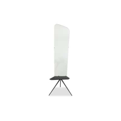 Miroir de pied avec son piètement en métal laqué noir. Années 1960. LS6160506T
