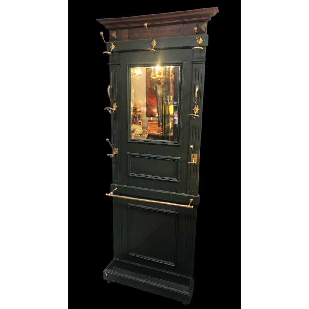 Vestiaire en placage de noyer peint en vert. 6