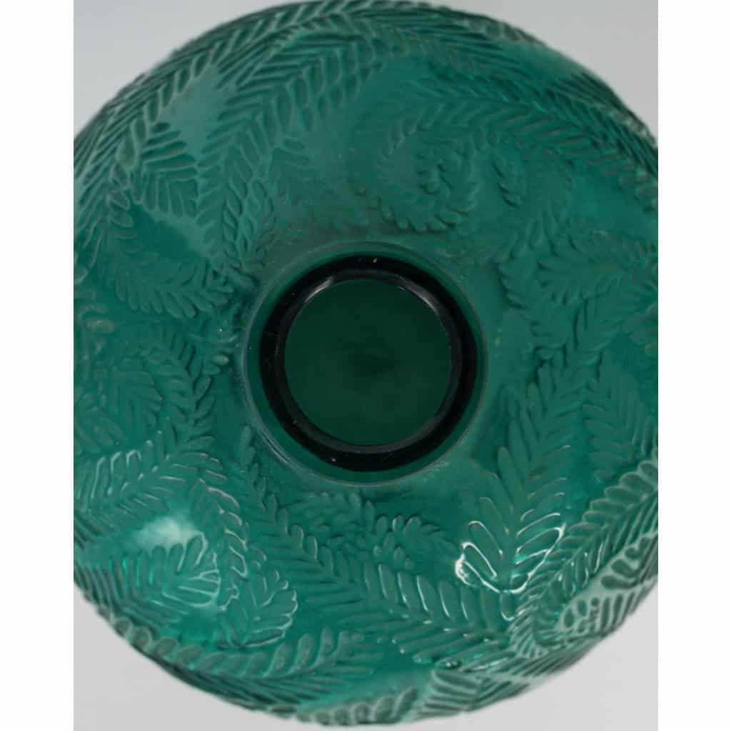 1923 – René Lalique Vase « Palmes » Teinté vert . 6