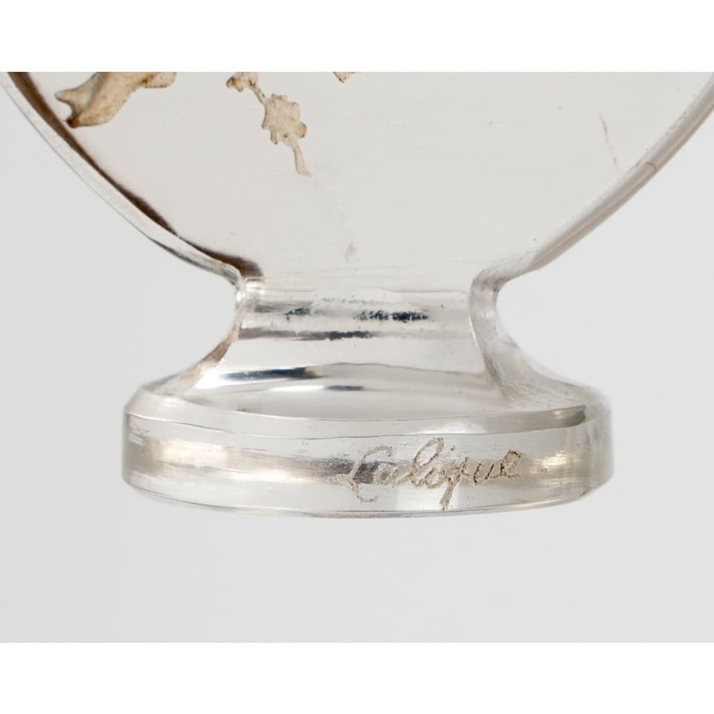 1919 René Lalique – Cachet Figurine Se Balançant Verre Blanc Patiné Sépia 6