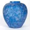 1919 René Lalique – Vase Perruches Verre Bleu Electrique Patiné Blanc 8