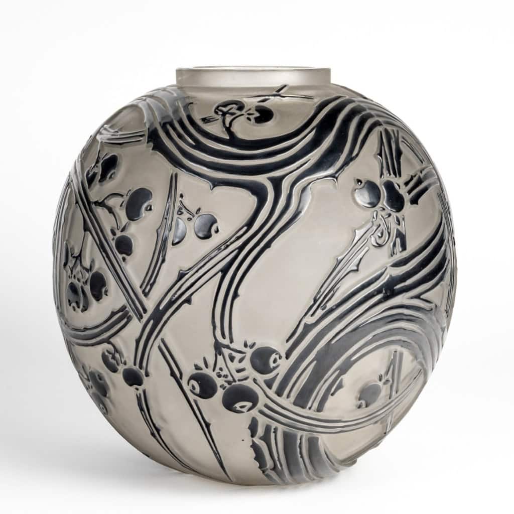 1924 René Lalique – Vase Baies Verre Blanc Emaillé Noir 4