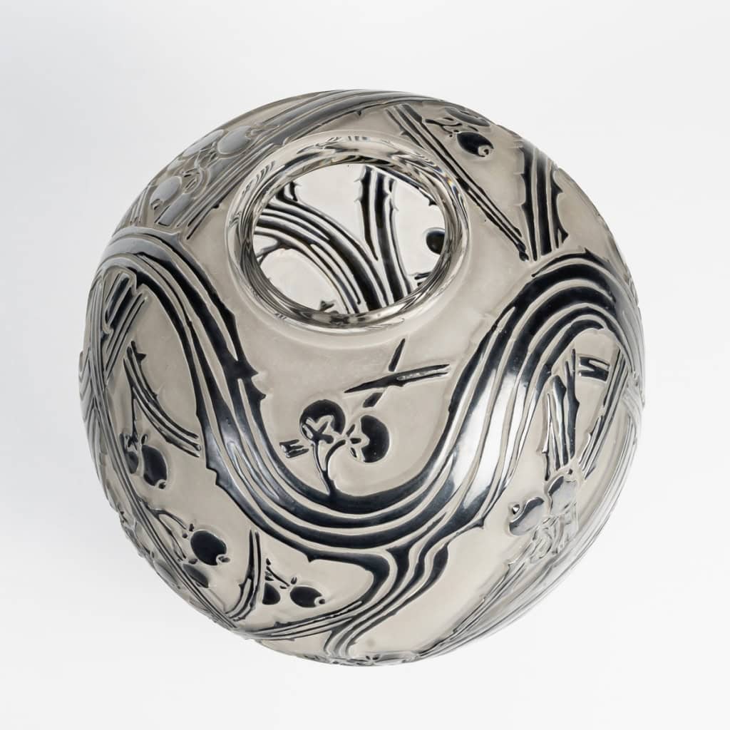 1924 René Lalique – Vase Baies Verre Blanc Emaillé Noir 7