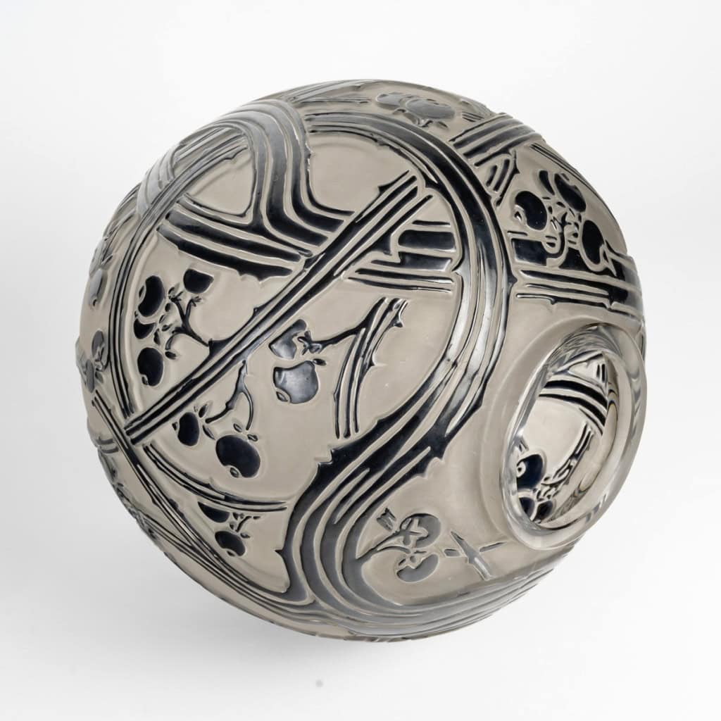 1924 René Lalique – Vase Baies Verre Blanc Emaillé Noir 8