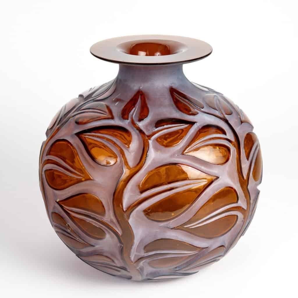 1926 René Lalique – Vase Sophora Verre Rouge Ambré Patiné Blanc 5