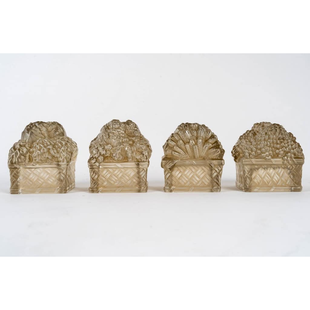 1939 René Lalique – Surtouts Décoratifs Corbeille Quatre Saisons Verre Blanc Patiné Sépia 3