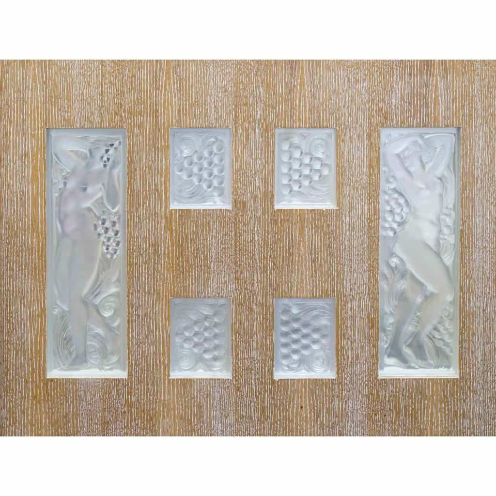Bar d ‘appartement formé de panneaux décoratifs LALIQUE et chêne cérusé 9