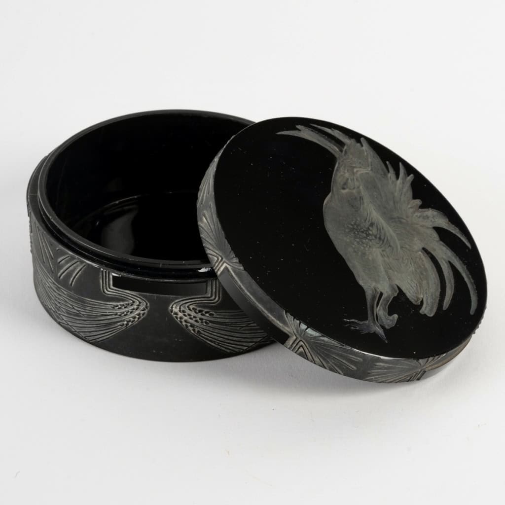 1910 René Lalique – Boîte Coq Verre Noir Patiné Blanc 5