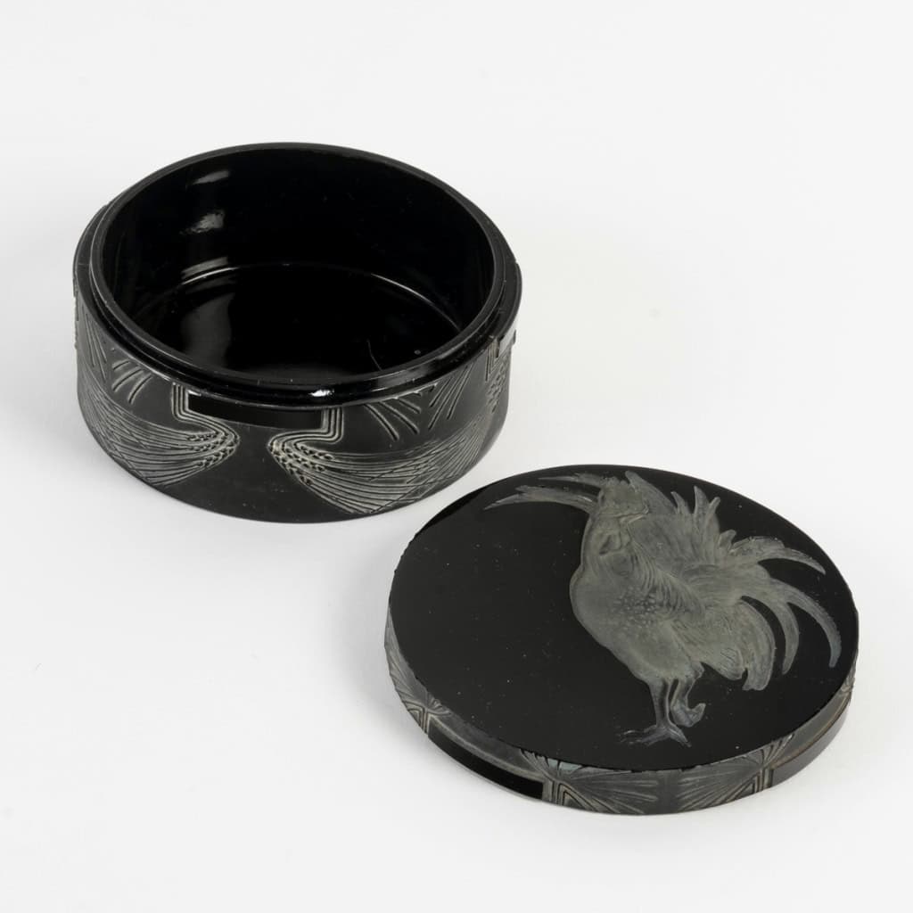 1910 René Lalique – Boîte Coq Verre Noir Patiné Blanc 6