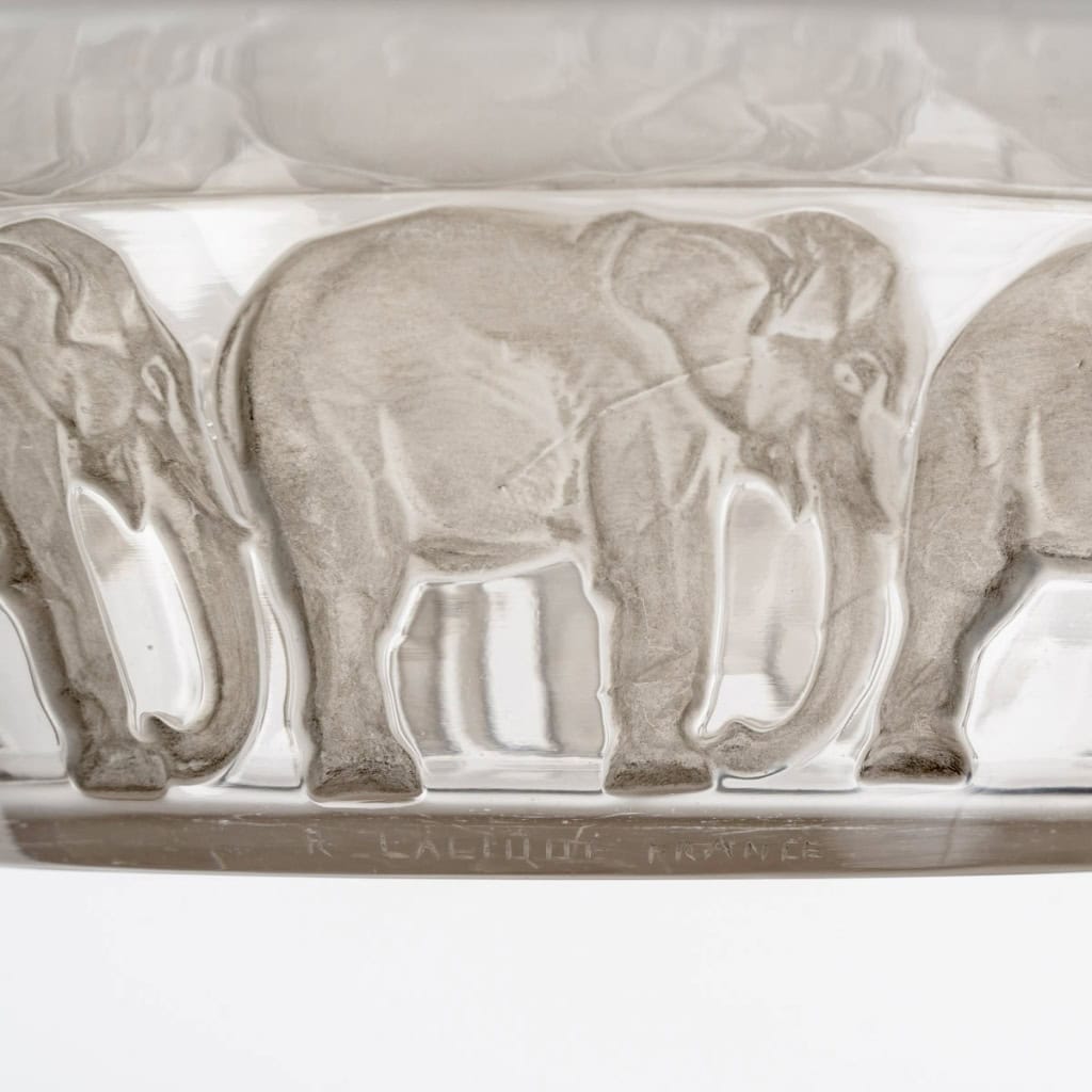 1930 René Lalique – Coupe Eléphants Verre Blanc Patiné Gris 6