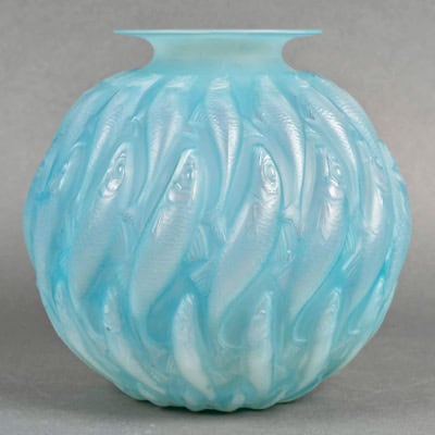 1927 René Lalique – Vase Marisa Verre Opalescent Patiné Bleu