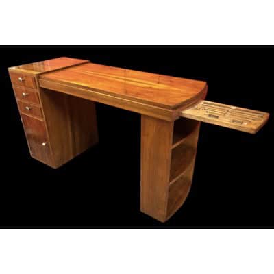Bureau en noyer et placage de noyer de forme rectangulaire des années 1930
