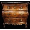 Commode 18è de port en bois naturel ouvrant à trois tiroirs reposant sur des pieds galbés Dessus de marbre 25