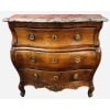 Commode 18è de port en bois naturel ouvrant à trois tiroirs reposant sur des pieds galbés Dessus de marbre 26