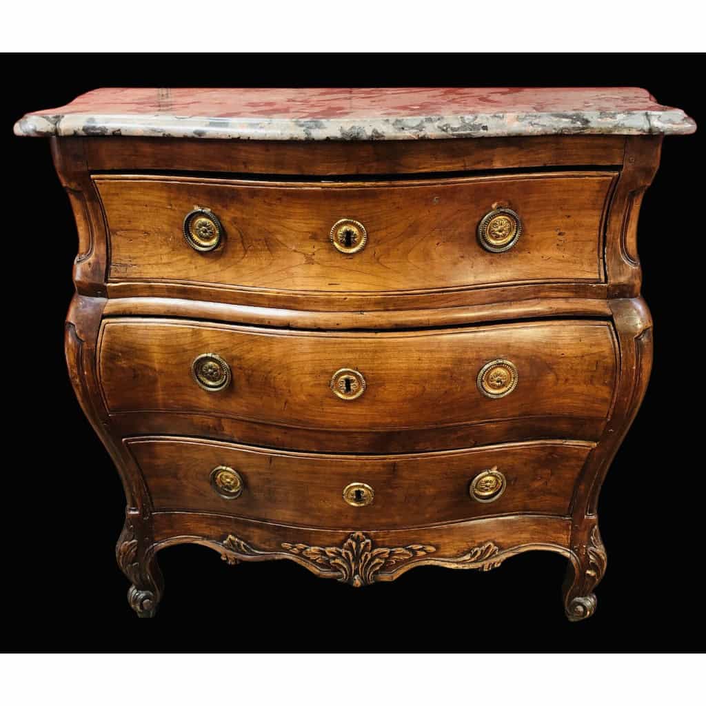 Commode 18è de port en bois naturel ouvrant à trois tiroirs reposant sur des pieds galbés Dessus de marbre 14