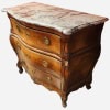 Commode 18è de port en bois naturel ouvrant à trois tiroirs reposant sur des pieds galbés Dessus de marbre 22
