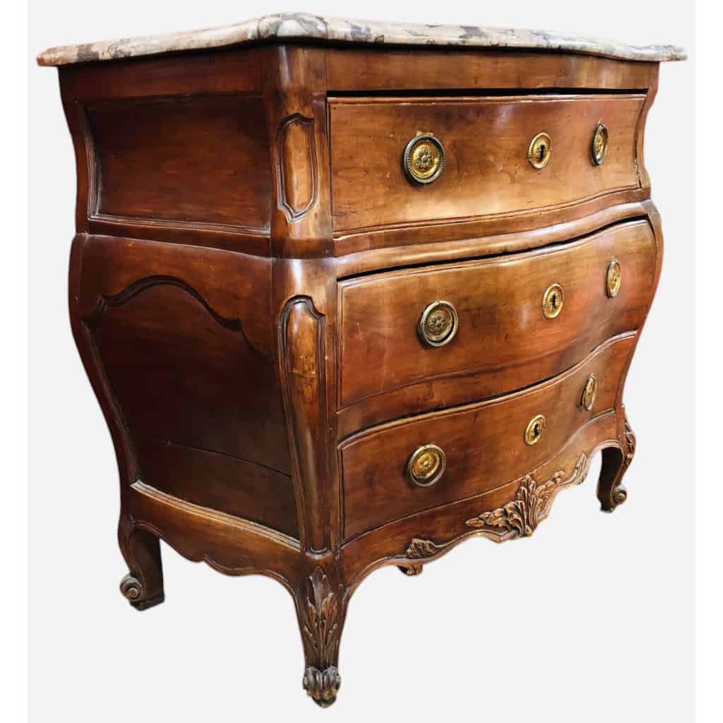 Commode 18è de port en bois naturel ouvrant à trois tiroirs reposant sur des pieds galbés Dessus de marbre 7