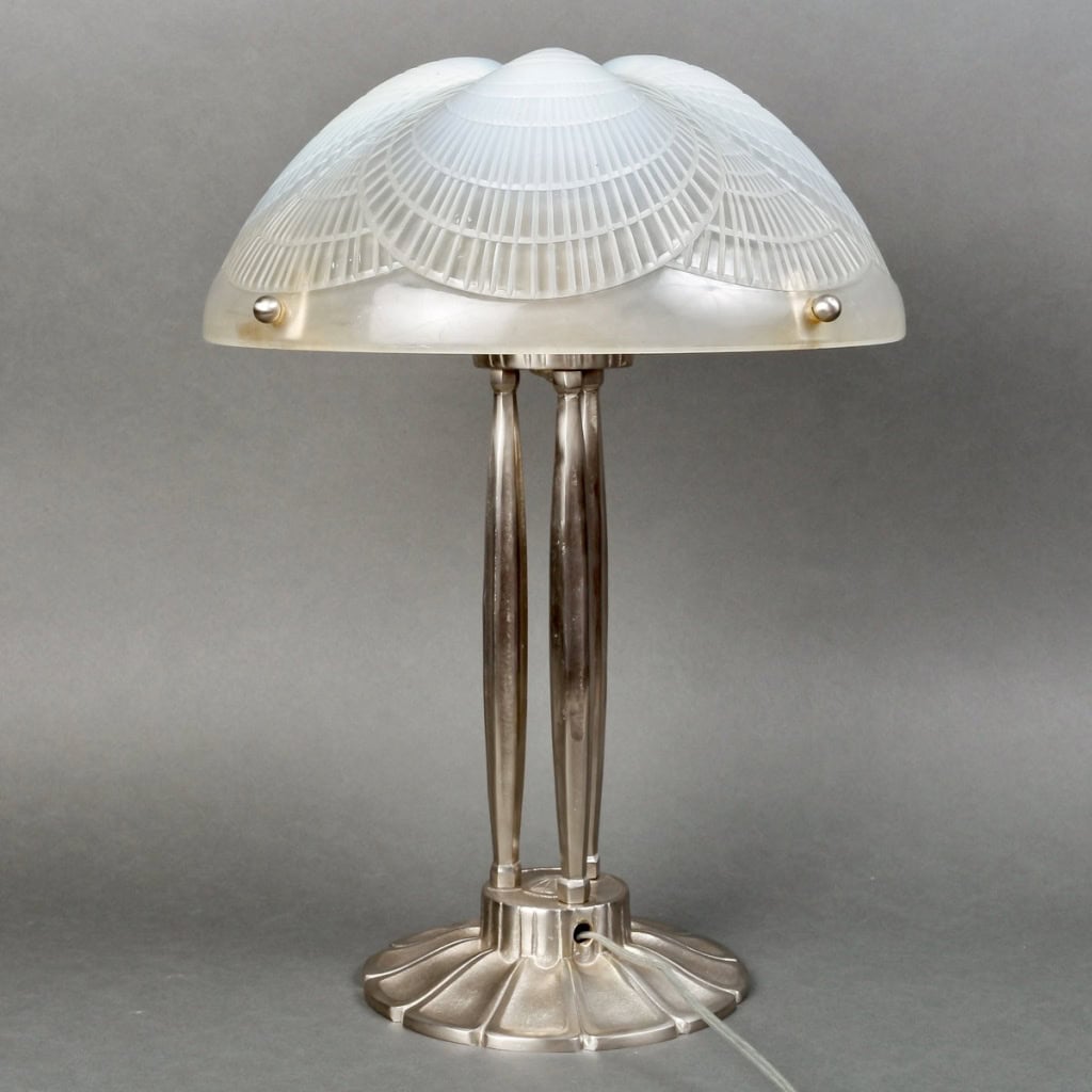 1924 René Lalique – Paire De Lampes Coquilles Verre Opalescent Et Bronze Nickelé 4