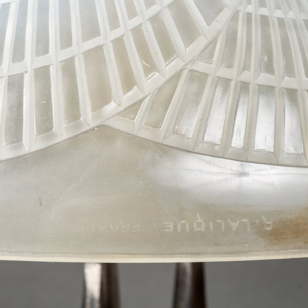 1924 René Lalique – Paire De Lampes Coquilles Verre Opalescent Et Bronze Nickelé 7