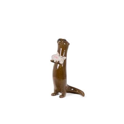 Valérie Courtet. Loutre tenant un poisson. Contemporain.LS6420551A