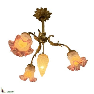 Suspension bronze et verre à trois bras, larg. 54 cm, (Mid XXe)