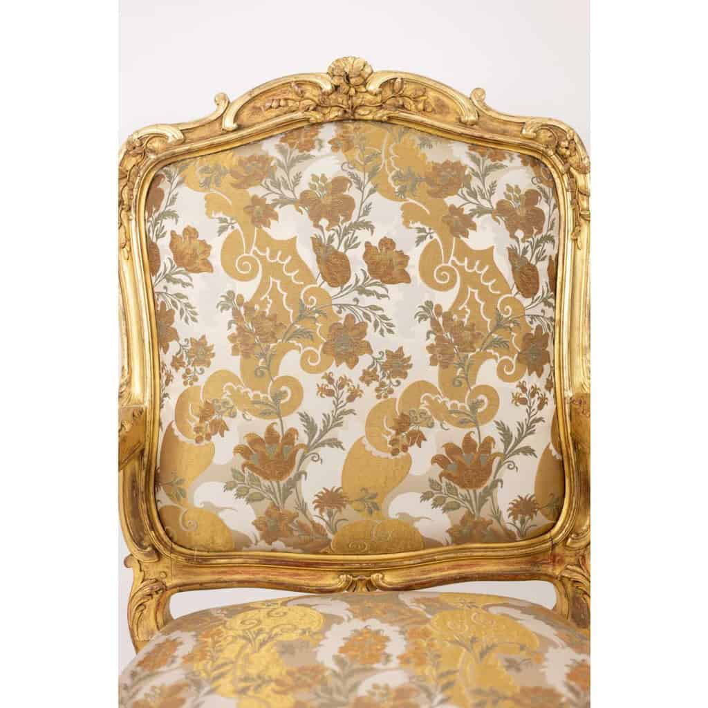Fauteuil de style Louis XV, avec son dossier à la reine. Époque 1900-1950. LS5602435?M 8