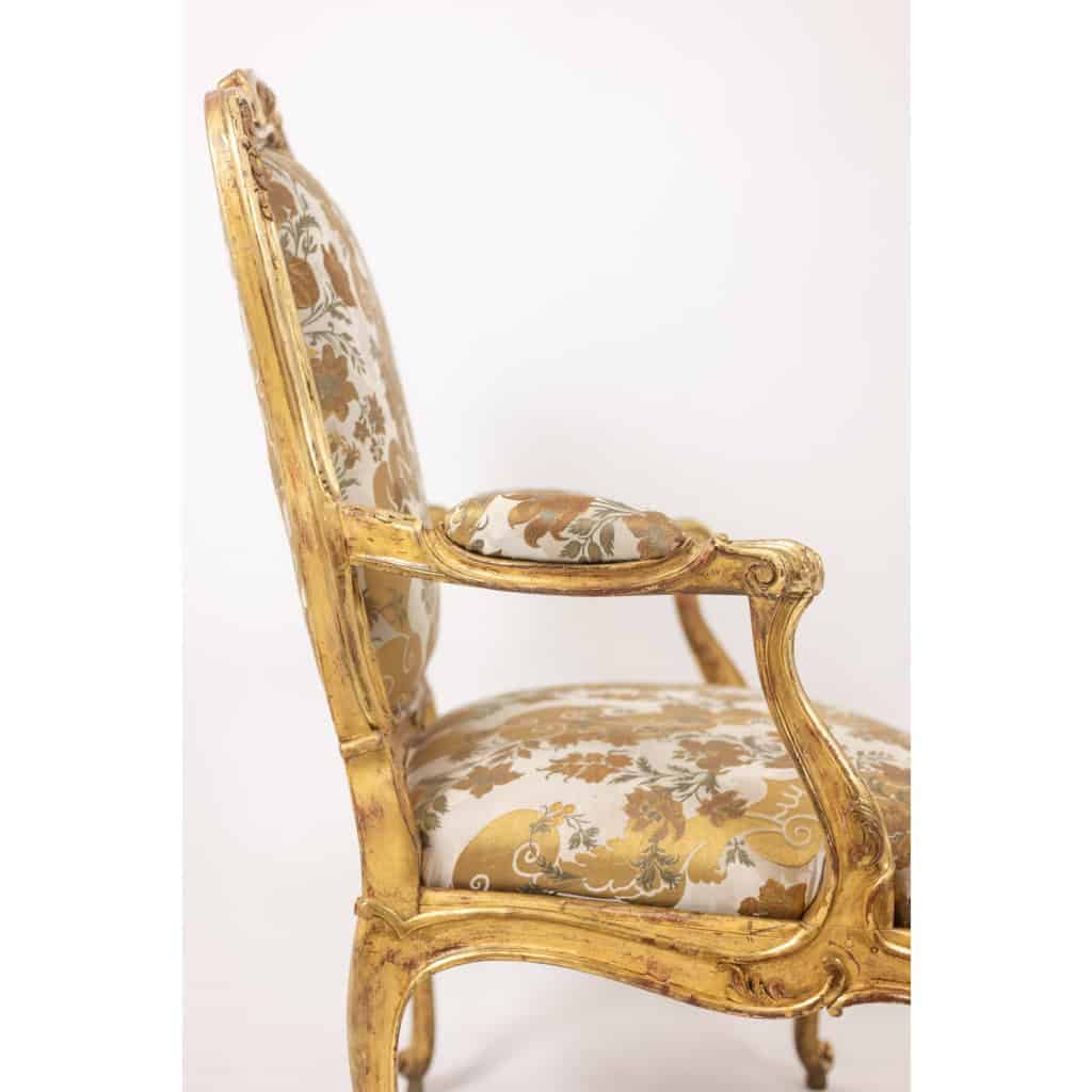 Fauteuil de style Louis XV, avec son dossier à la reine. Époque 1900-1950. LS5602435?M 16